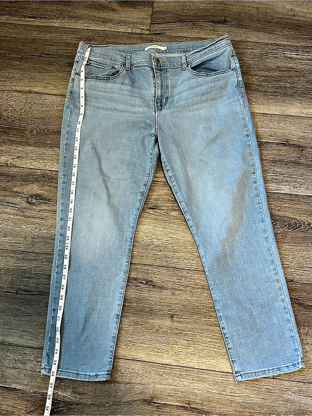 Levi's Boyfriend Fit Jeans in light Blue Waist 32